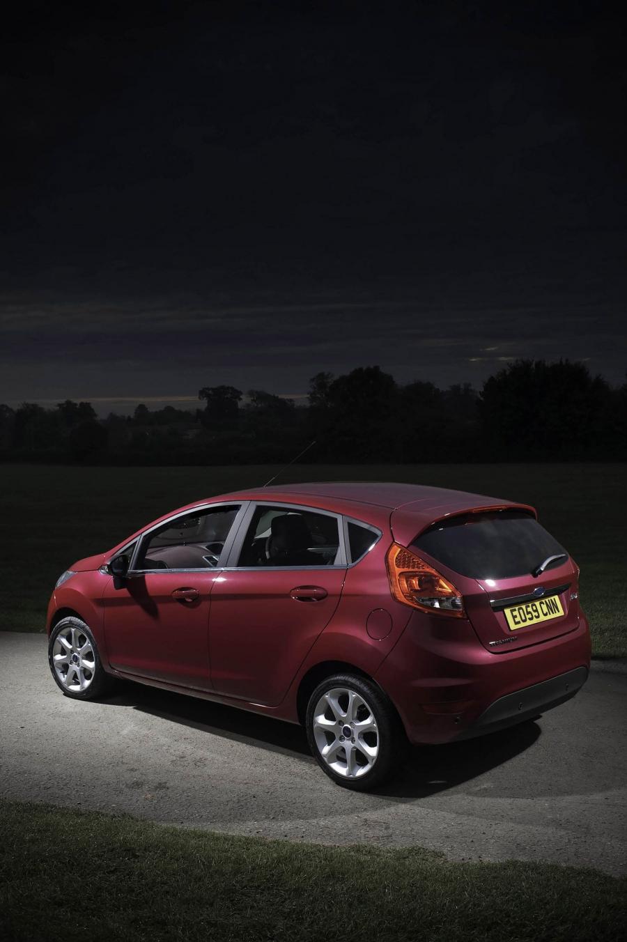  Ford Fiesta Titanium Individual 2010 года  (фото 5 из 6)